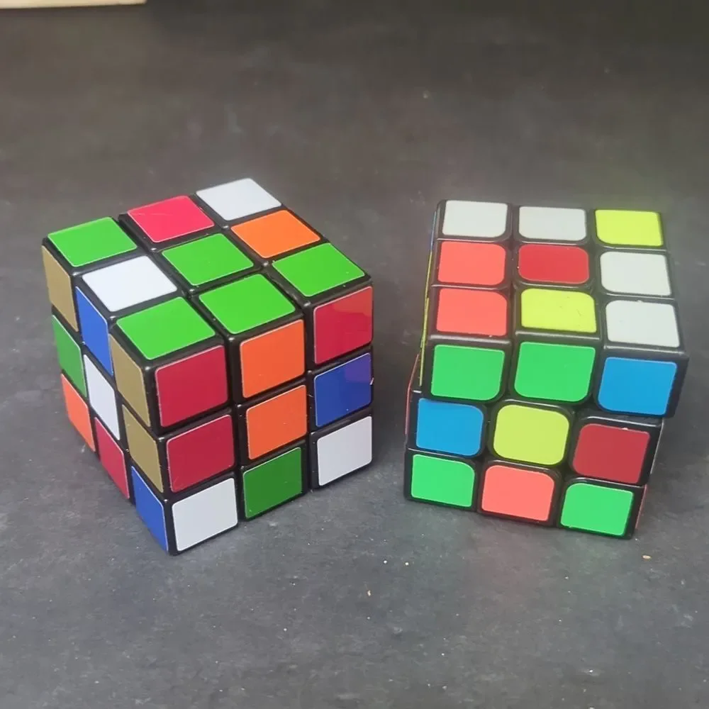 set of vintage Rubik's-style puzzles and Don Taylor book - Picture 6 of 12